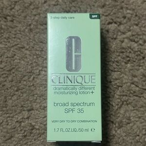 NEW Clinique Moisturizer with SPF